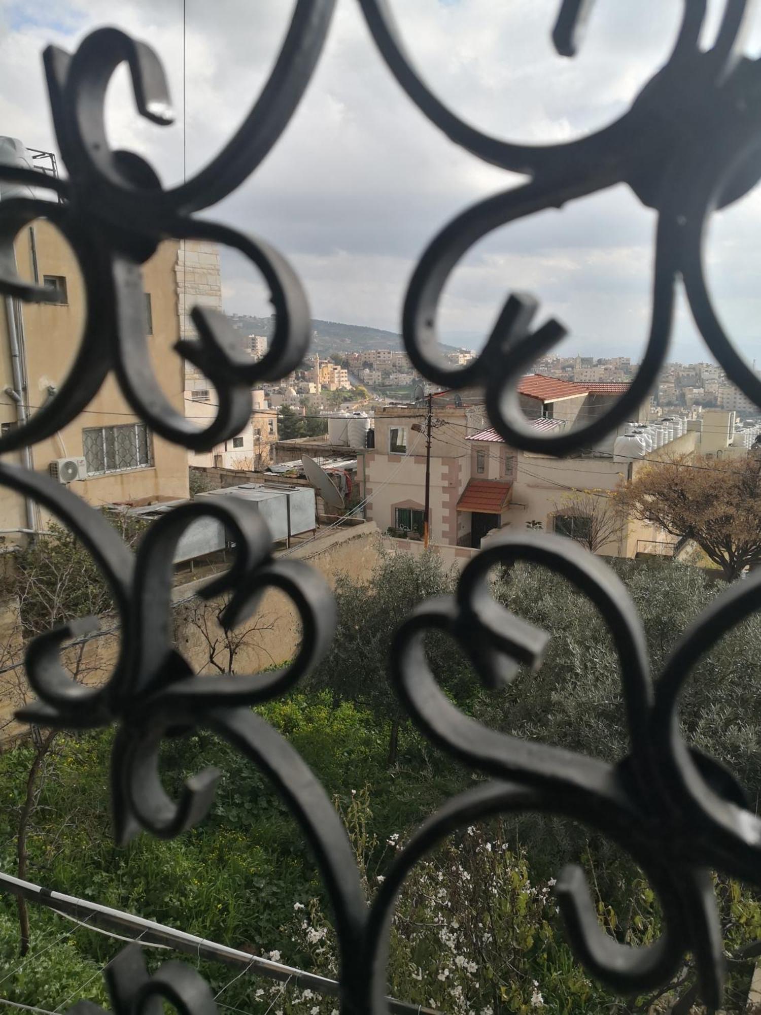 White Tulips Apartment الزنبقة البيضاء Jarash Exterior photo