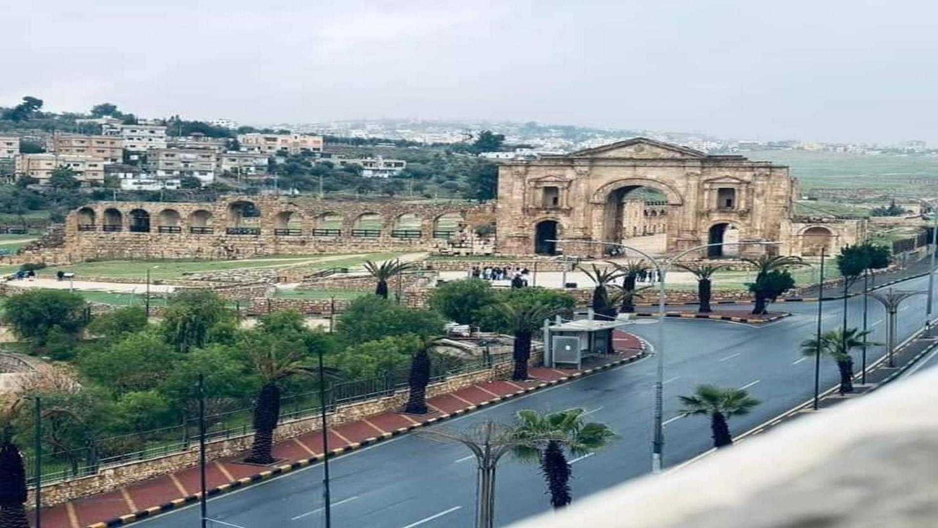 White Tulips Apartment الزنبقة البيضاء Jarash Exterior photo